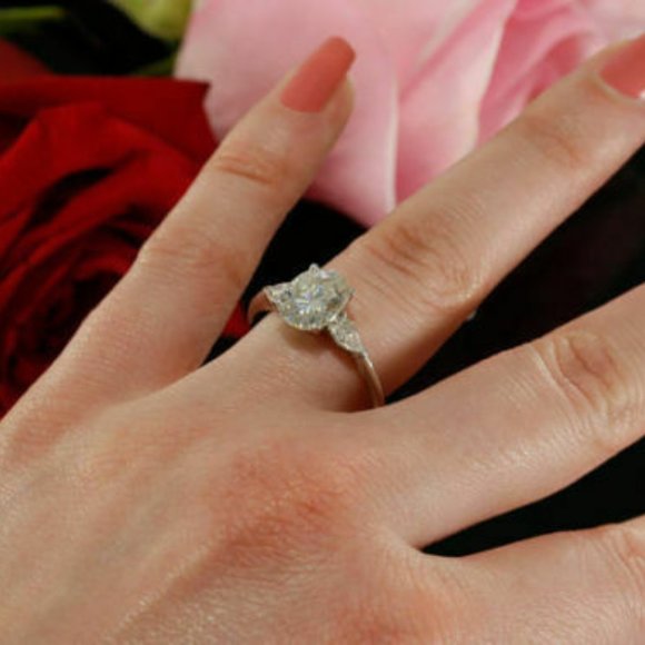 2.00 Ct Oval Cut Diamond with Pear Three Stone Ring Silver VVS1/D Moissanite - Picture 2 of 8